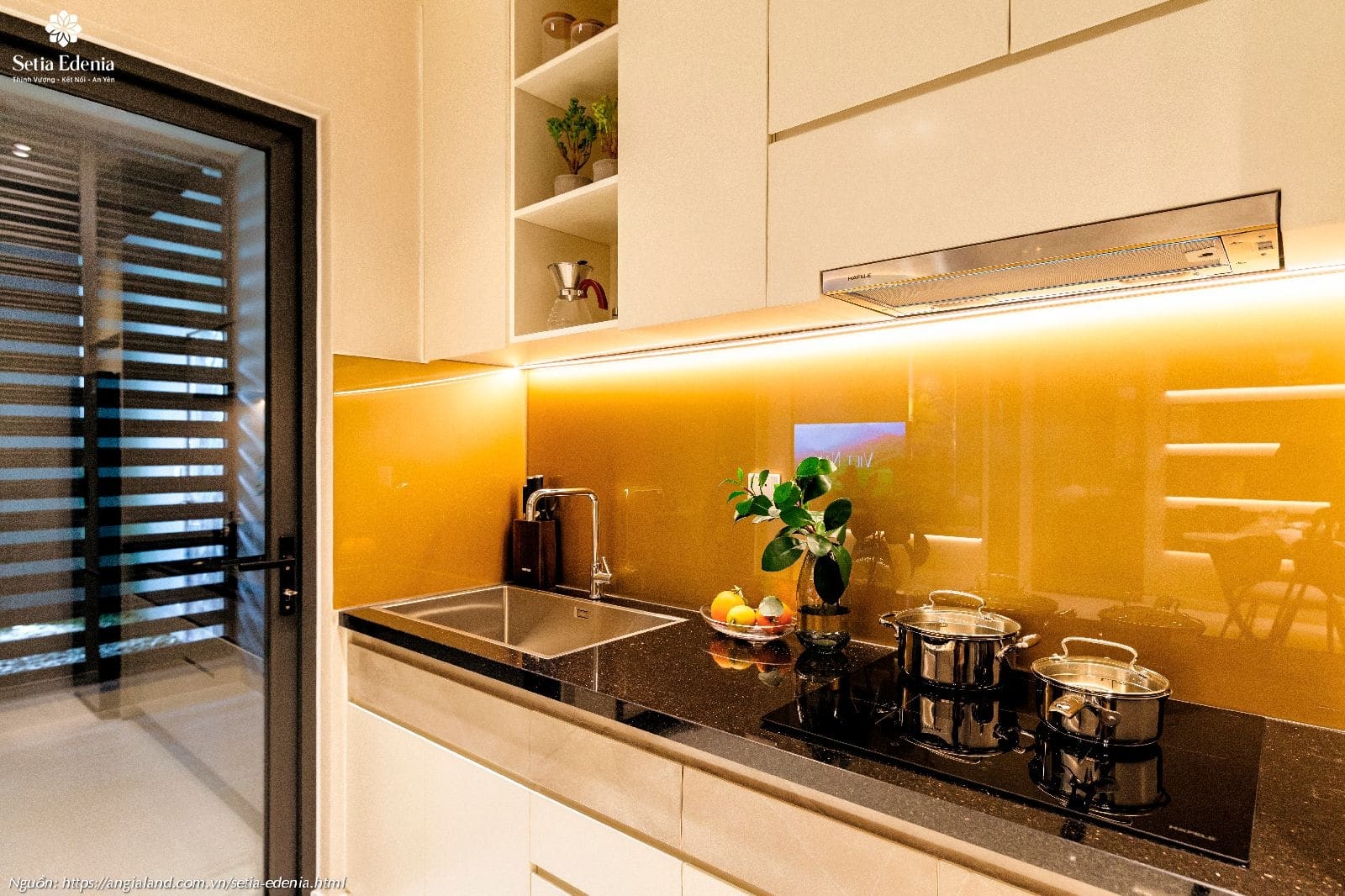 Thiết kế khu vực bếp nhà mẫu căn hộ Setia Edenia loại 1PN (diện tích 50m²) Thiết kế khu vực bếp nhà mẫu căn hộ Setia Edenia loại 1PN (diện tích 50m²)