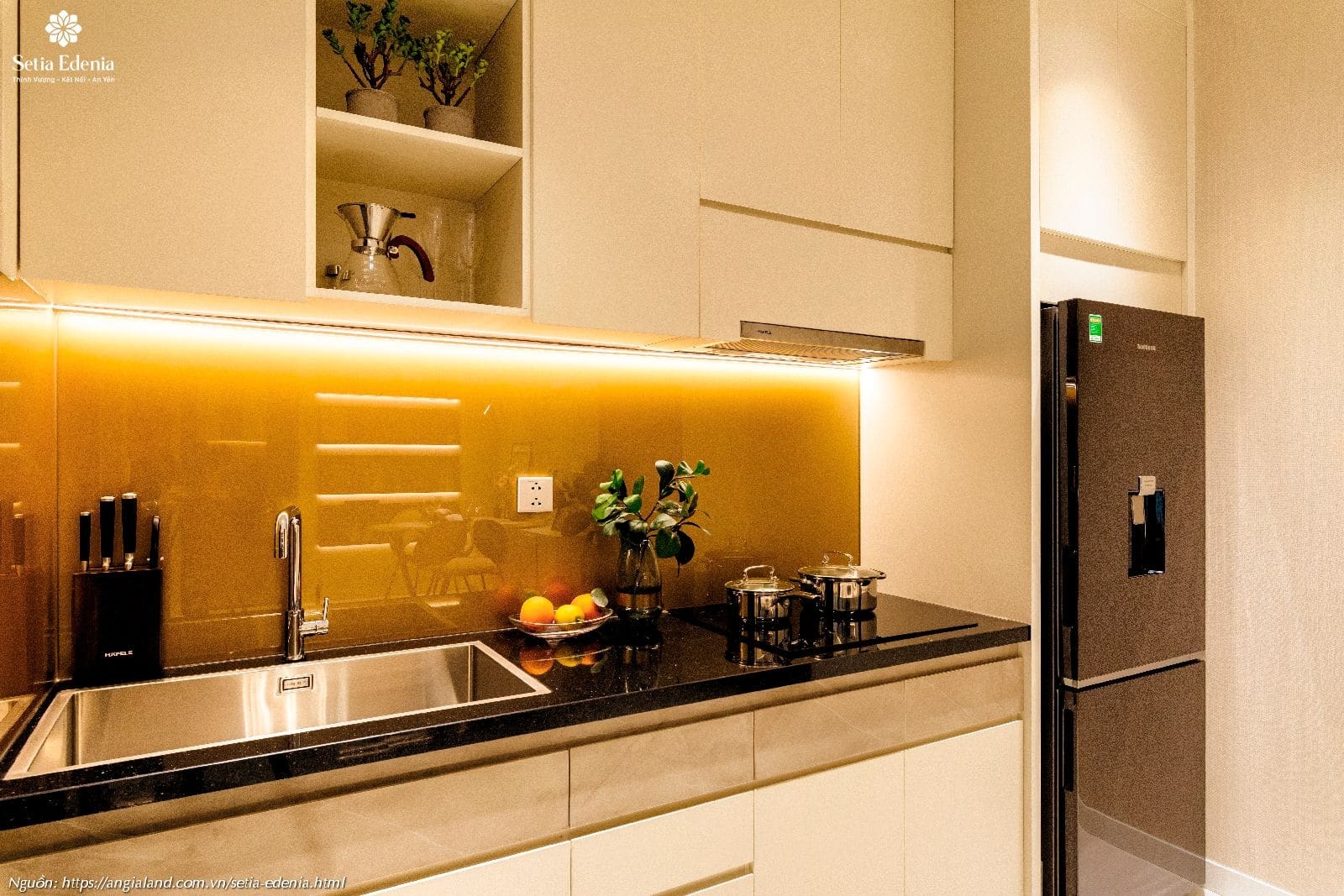 Thiết kế khu vực bếp nhà mẫu căn hộ Setia Edenia loại 1PN (diện tích 50m²) Thiết kế khu vực bếp nhà mẫu căn hộ Setia Edenia loại 1PN (diện tích 50m²)