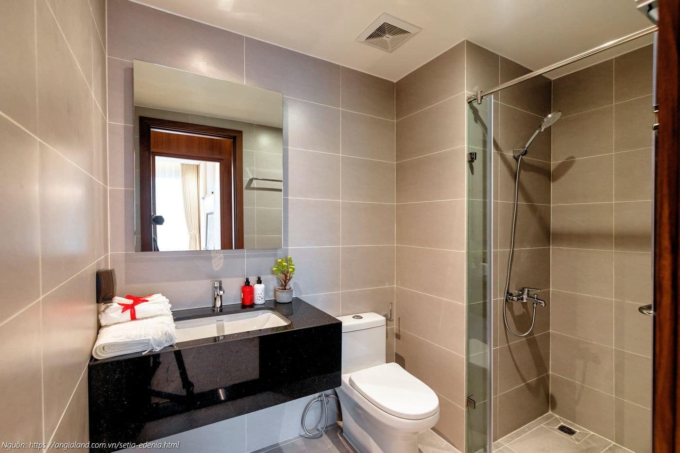Thiết kế WC/Phòng tắm nhà mẫu căn hộ Setia Edenia 2PN 2WC (diện tích 73m²) Thiết kế WC/Phòng tắm nhà mẫu căn hộ Setia Edenia 2PN 2WC (diện tích 73m²)