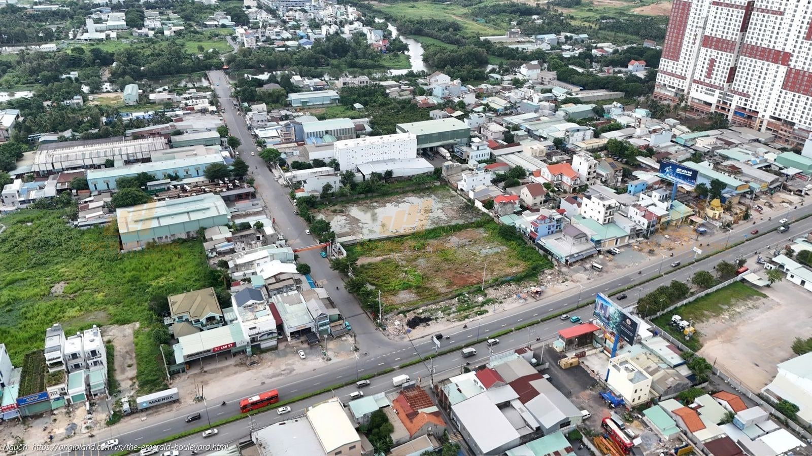 Tiến độ dự án căn hộ chung cư The Emerald Boulevard